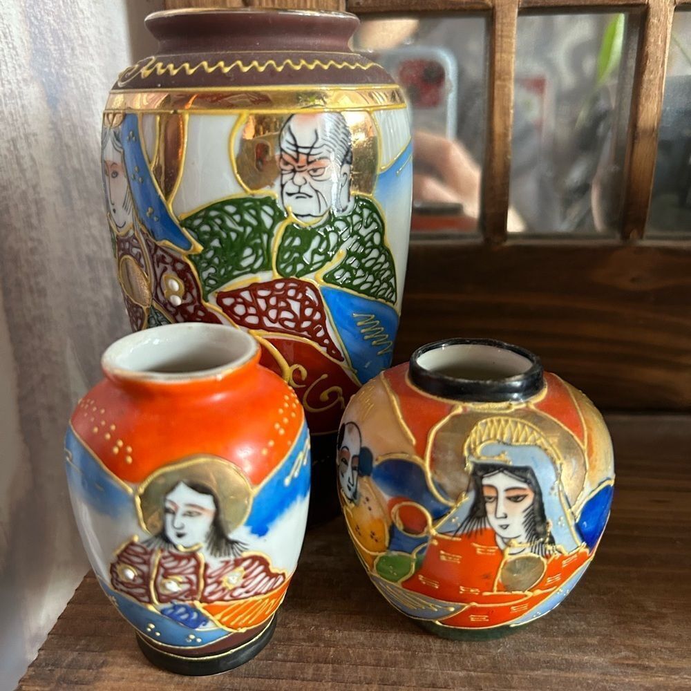 3 Small Satsuma Vases - Made In Japan -